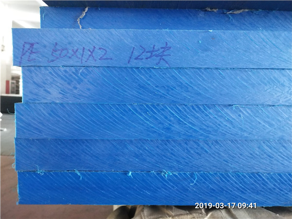 pe板上施膠應(yīng)厚薄均勻